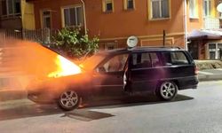 Emet’te seyir halindeki araçta yangın