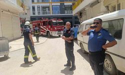 Evini yakmaya çalıştı, itfaiye ekipleri alevleri büyümeden söndürdü