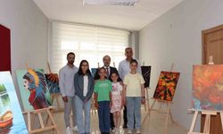 Farklı tekniklerle duygularını tuale yansıttılar