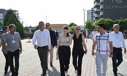 Ferdi Zeyrek’in kızı Nehir, TYT’ye CHP Lideri Özgür Özel ve annesiyle geldi