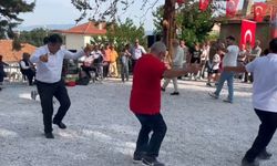 Gediz Gürlek Köyü’nde hem şenlik hem taş ocağı protestosu
