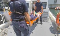 Gezi teknesinde rahatsızlanan vatandaşa tıbbi tahliye