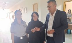 Hakkari’de bulunan 35 bin TL değerindeki yüzük sahibine teslim edildi