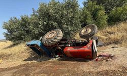 Halfeti’de traktör devrildi: 3 yaralı