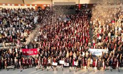 HKÜ kuruluşunun 17. yılında bin 657 öğrencisini mezun etmenin gururunu yaşadı