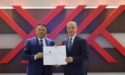 Iğdır Üniversitesi Rektörü Prof. Dr. Ekrem Gürel, rektörlük mazbatasını aldı