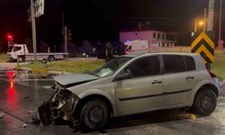 İki otomobilin çarpıştığı kazada 6 kişi yaralandı