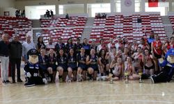 İl Emniyet Müdürlüğü tarafından düzenlenen voleybol turnuvası sona erdi