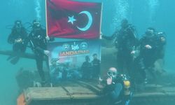 Jandarma teşkilatının 186. yıldönümünü su altına kutladılar