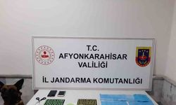 Jandarmadan zehir tacirlerine baskın: 2 gözaltı