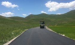 Kars’ta Özel İdare yaptığı yollarla uzağı yakın ediyor