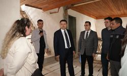 Kütahya’da Gençlik Merkezi olarak restorasyonu süren tarihi konakta inceleme