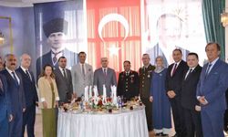 Manisa’da resmi bayramlaşma töreni yapıldı