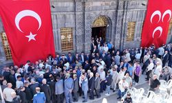 MHP’de bayramlaşma programına yoğun ilgi