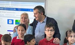 Milli Eğitim Bakanı Tekin’den okula sürpriz bayram ziyareti