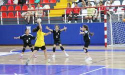 Minik Eller Hentbol Şenliğinde ödüller sahiplerini buldu