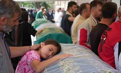 Motosiklet tutkunu iki genç kız trafik canavarı kurbanı oldu