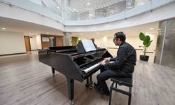 Otizmli genç piyanistin hayali dünyaca ünlü piyanist olmak