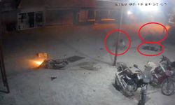 Otomobilin biçtiği motosikletteki 17 yaşındaki çocuk öldü, o anlar kamerada