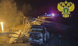 Rusya’da köprü, yolcu dolu trenin üzerine çöktü: 7 ölü