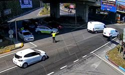 Sınava geç kalan öğrencilerin yardımına polis ekipleri yetişti