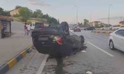 Takla atan otomobilde 3 kişi yaralandı