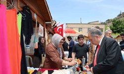 Talas’ta bu pazar "Maharetli Eller" var