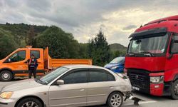 Tır otomobile arkadan çarptı, 2’i çocuk 3 kişi yaralandı