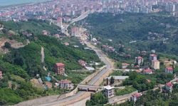 Trabzon’da 13 yıldır bitmeyen yol tepki çekiyor