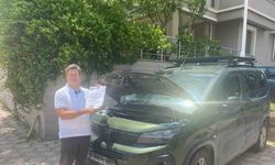 Yeni aldığı Peugeot marka arabası önce 4 kere servise girdi sonra otoparkta alev aldı
