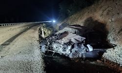 Yolcu otobüsü ile otomobil çarpıştı: 1 ölü, 8 yaralı
