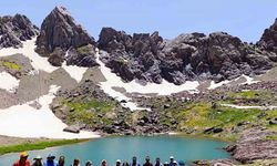 Yüksekova’nın doğası turistleri büyüledi