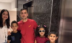 Yunus Akgün, köy okulundaki öğrencileri gönderdiği formalarla sevindirdi