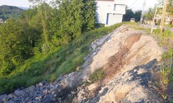 Zonguldak’ta 20 köyü birbirine bağlayan yolda yeni heyelan riski