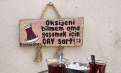 50 yıldır çaycılık yapan esnaf bunaltıcı sıcakta da ocağın başında