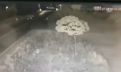 Afyonkarahisar’da otomobil traktör römorkuna çarptı: 3 kişi yaralandı