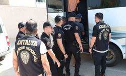 Antalya’da eş zamanlı operasyonda 92 aranan şahıs yakalandı