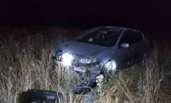 Burdur’da otomobil tarlaya uçtu: 2 yaralı