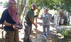 Evlerde aşure kazanları bolluk ve bereket için kaynıyor