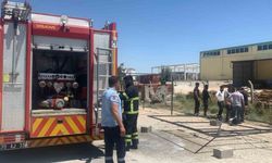 Karaman’da tutuşan keresteleri itfaiye söndürdü