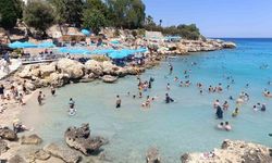 Mersin’de sıcaklıklar arttı, sahillerde yoğunluk yaşandı