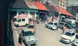 Direksiyon başında rahatsızlanan sürücü 6 araca çarptı: Kaza anı kamerada