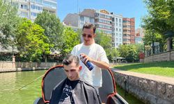 Dükkanda değil su üzerinde saç tıraşı
