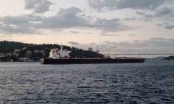 İstanbul Boğazı arızalanan petrol tankeri nedeniyle gemi trafiğine kapatıldı