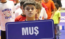 Muş’ta 17 ilden 250 sporcu minderde buluştu