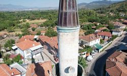 Sındırgı’da depremde cami ve minareler ağır hasar aldı