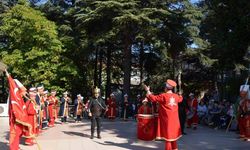 Bursa’da hastalar mehter takımı ile moral buldu