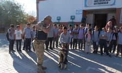 Jandarma ekiplerinden öğrencilere trafik eğitimi