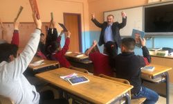 Prof. Dr. Böyükata, Köy Okullarında Bilim Meşalesi Yaktı