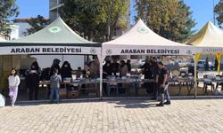 Araban’da hayırseverlerden Gazze yararına hayır çarşısı